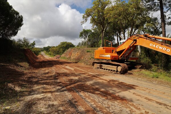 sobreiras_altas___obras_na_estrada3