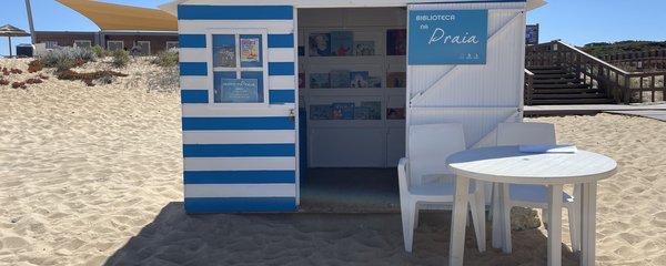 biblioteca_na_praia