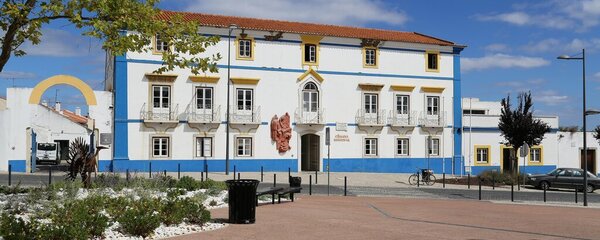 camara_municipal_de_grandola_1_1_1024_2500