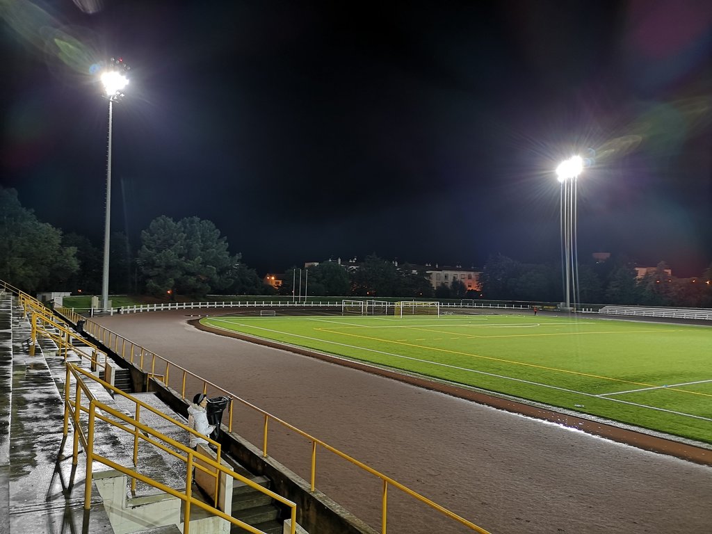 Parque desportivo municipal tem nova iluminação
