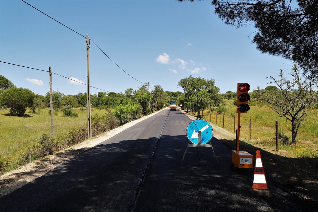 EN 261-2, entre Portela e Melides, já começou a ser pavimentada