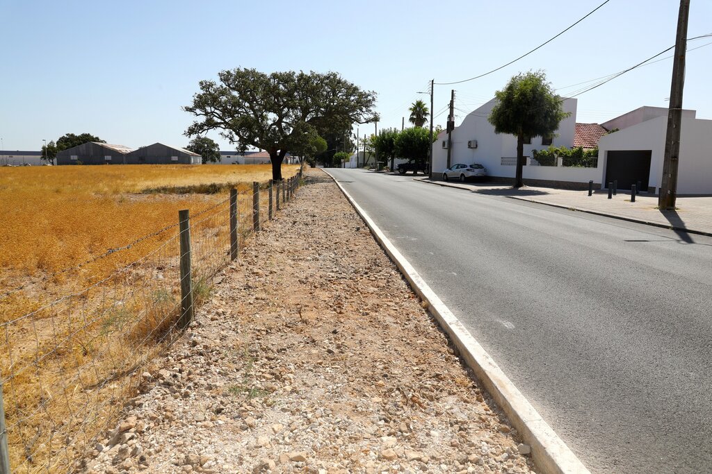 Município investe 125 mil euros na conclusão de passeios inacabados há anos