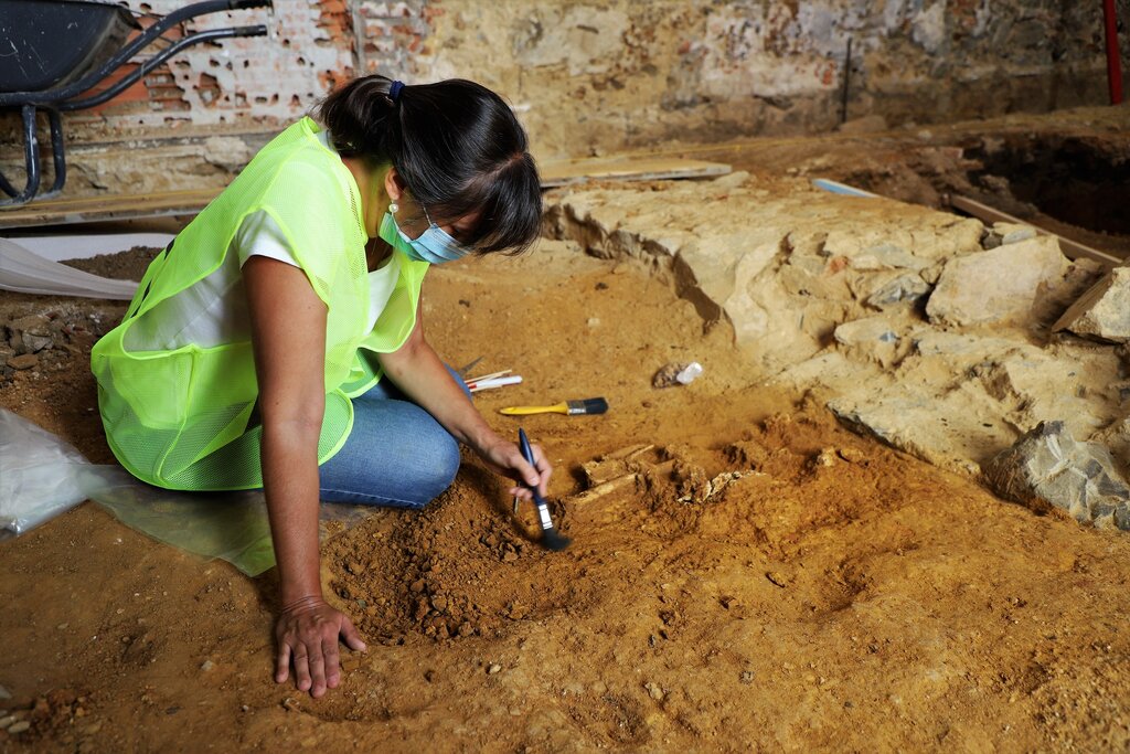 Obras nos Antigos Paços do Concelho Revelam Achados Arqueológicos