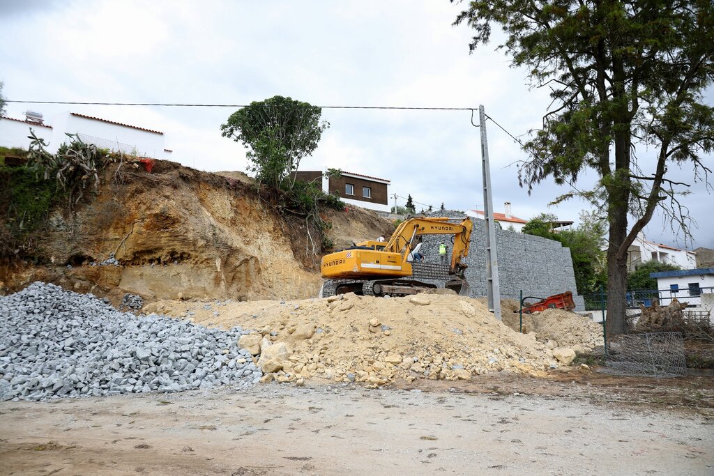 Câmara avança com a construção de estrutura de suporte de talude junto à Olaria de Melides