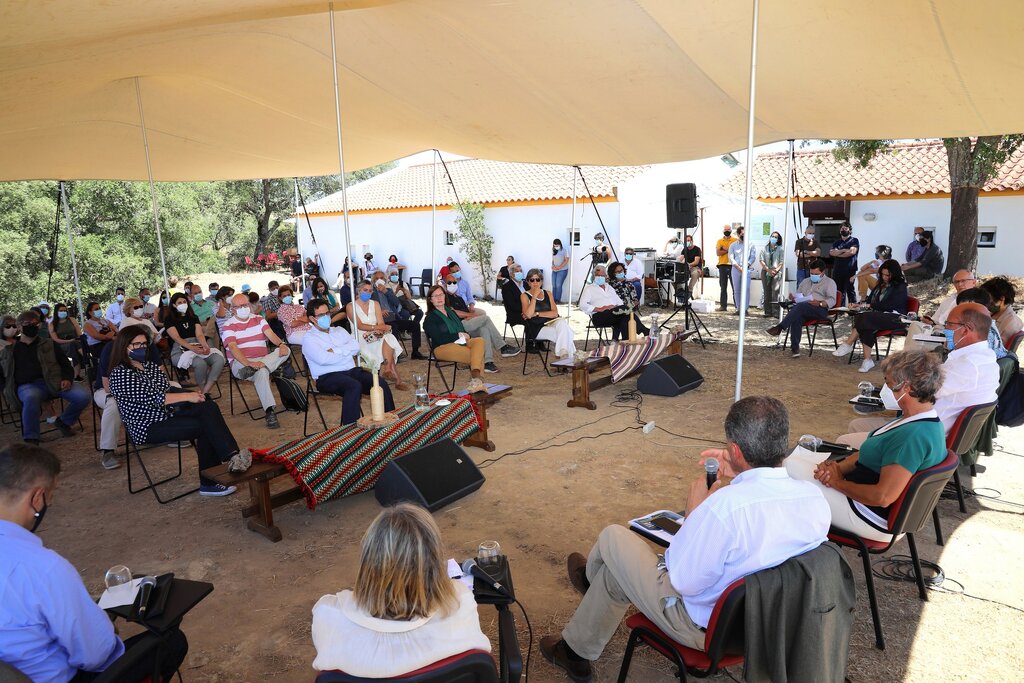 Políticos, investigadores e representantes do ensino superior reuniram-se em Grândola para o deba...