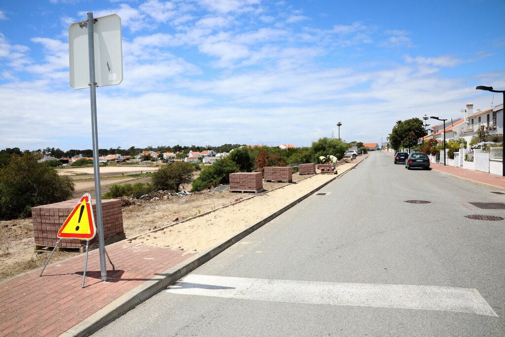 Já começou a construção das infraestruturas do Loteamento L3 no Carvalhal