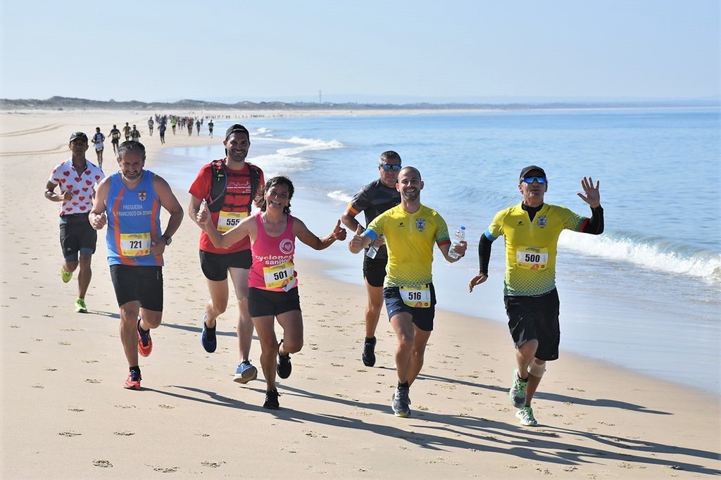 A Vertentability Ultra Maratona Atlântica Melides-Tróia realiza-se este domingo com o maior númer...