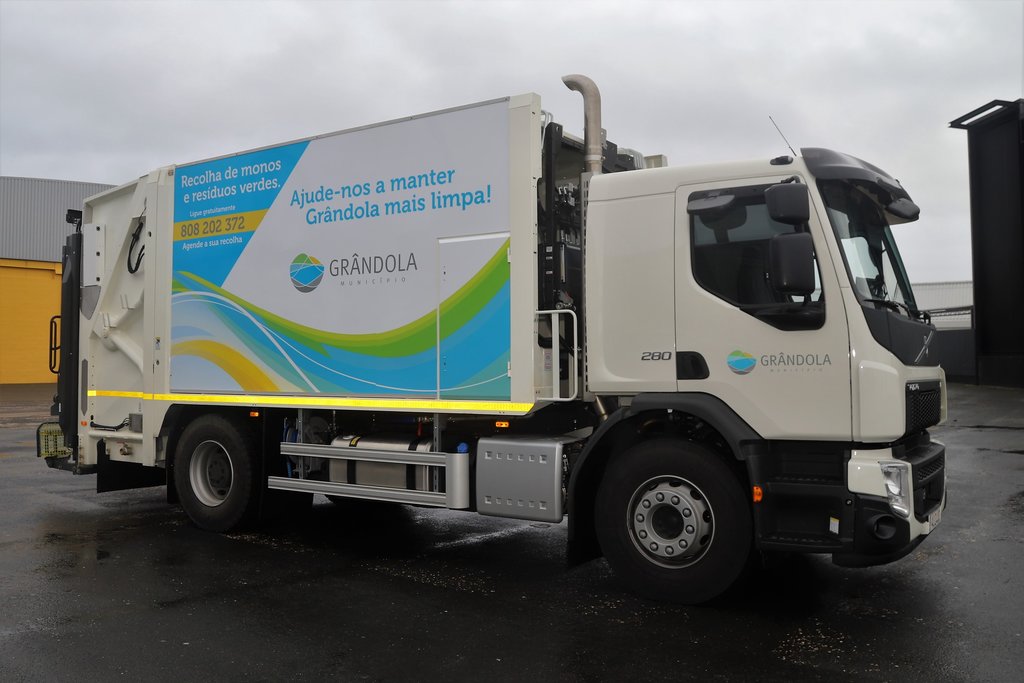 Município continua a reforçar a frota de veículos de recolha de resíduos urbanos