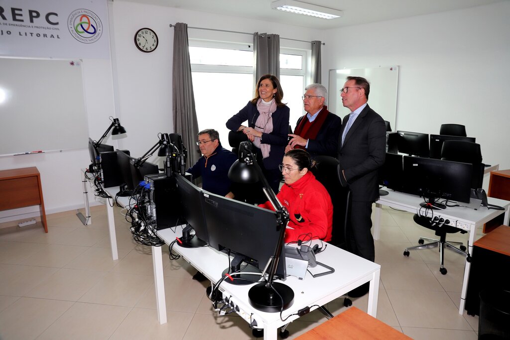 Comando Sub-regional de Emergência e Proteção Civil do Alentejo Litoral, sedeado em Grândola, já ...