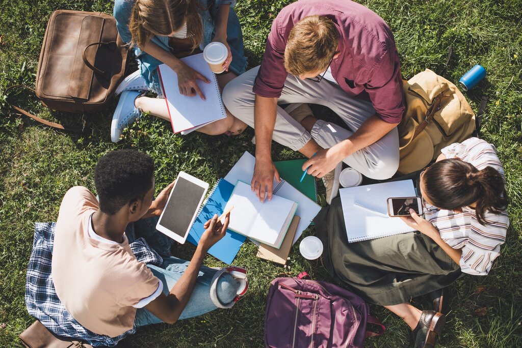 Candidaturas para atribuição e renovação de bolsas de estudos 2023/24 arrancam a 16 de outubro