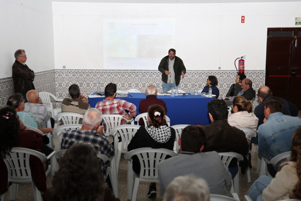 Município e moradores decidem solução para a vala do Bairro Vale Pereiro