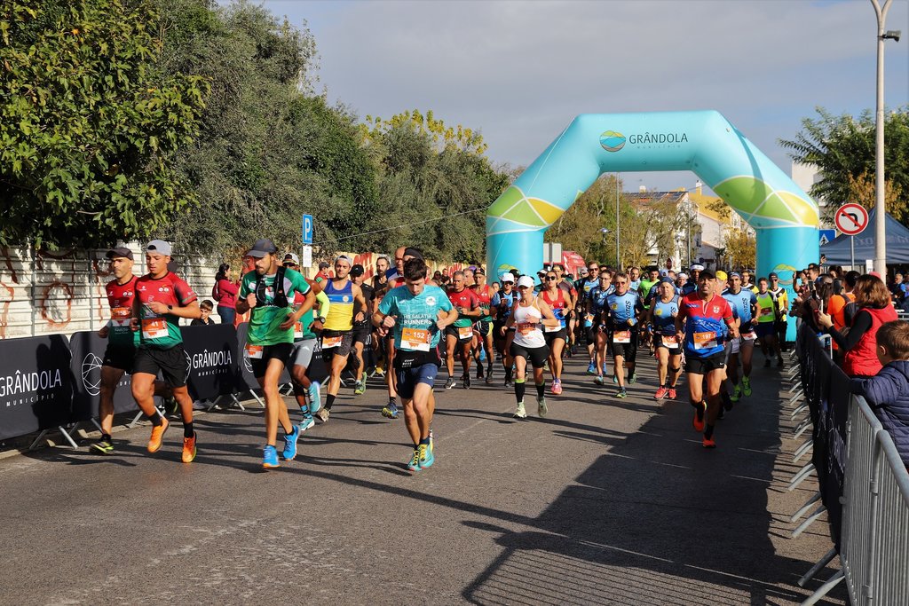 Grândola recebeu no passado domingo, 5 de novembro, quatro centenas de atletas que participaram n...