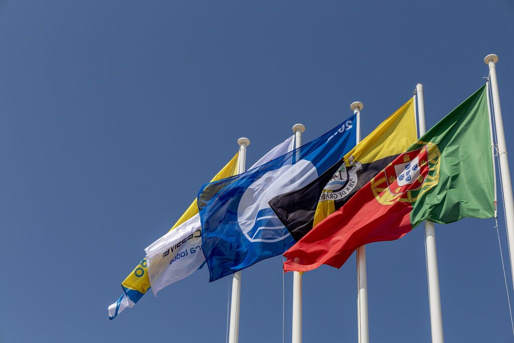 Bandeira Azul hasteada em 10 praias do concelho