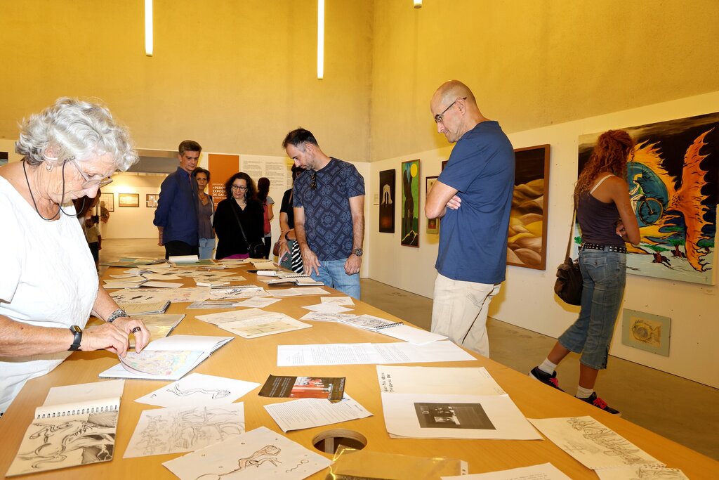 Obras de artistas locais em exposição na Biblioteca e Arquivo