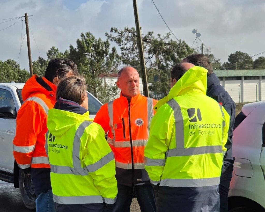 Presidente da Câmara de Grândola no terreno para avaliação conjunta dos danos provocados pelo mau...
