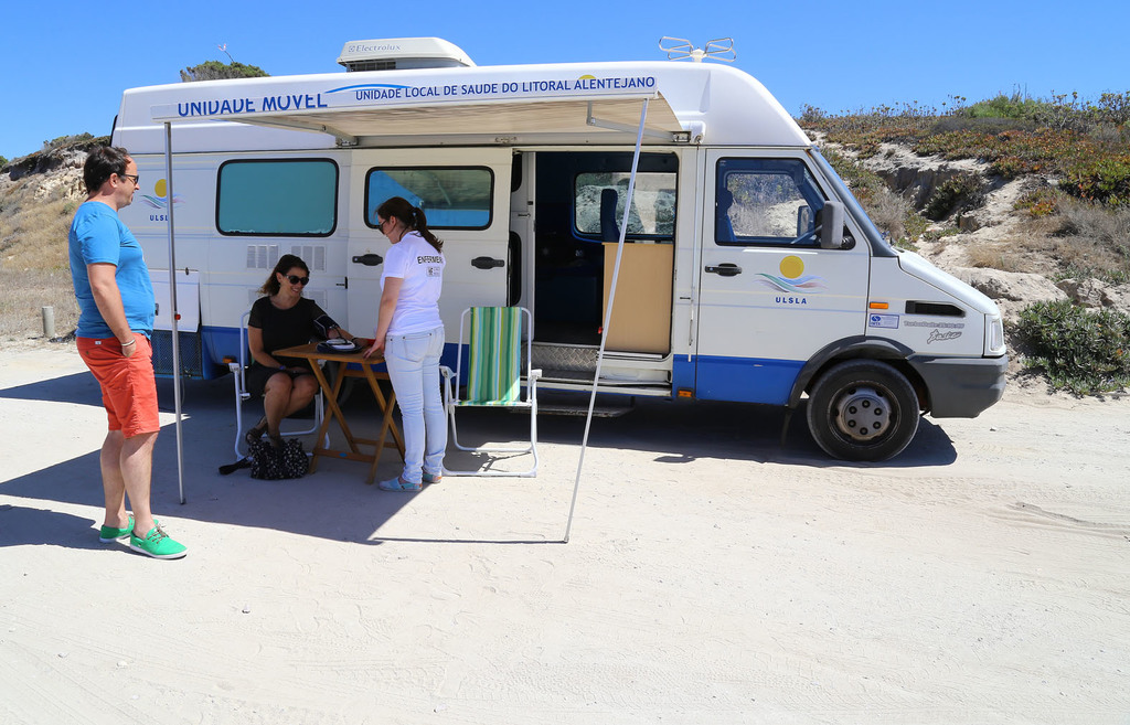 Unidade Móvel de Saúde reforça cuidados de enfermagem nas praias de Melides e Carvalhal