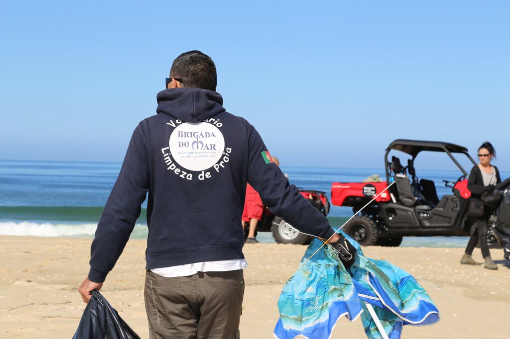 Brigada do Mar está de volta para a “Maior Limpeza de Praia do Mundo"