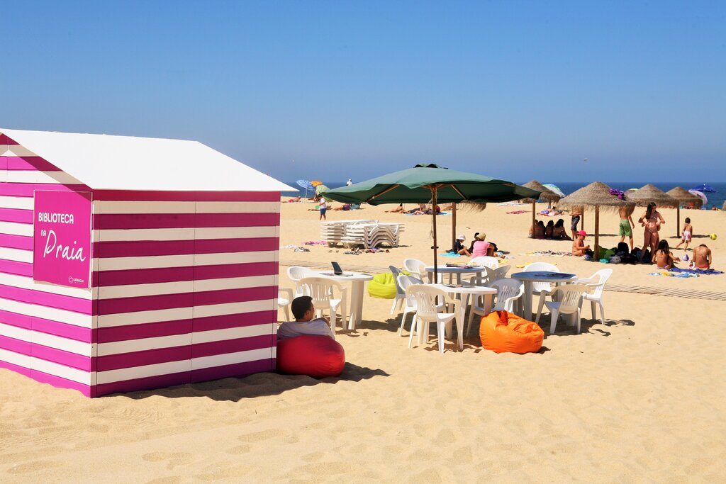  Melides e Carvalhal com Biblioteca na Praia até ao Final de Agosto